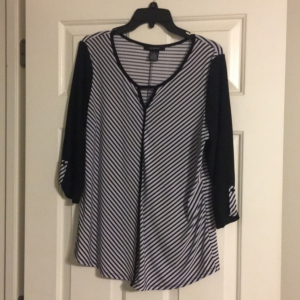 Liz McCoy black & white top size L